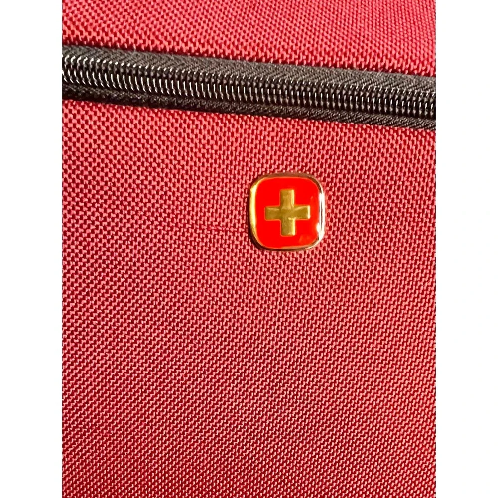 SwissGear Medium Duffle‎ Travel Bag Red Excellent Ballistic Nylon Utility